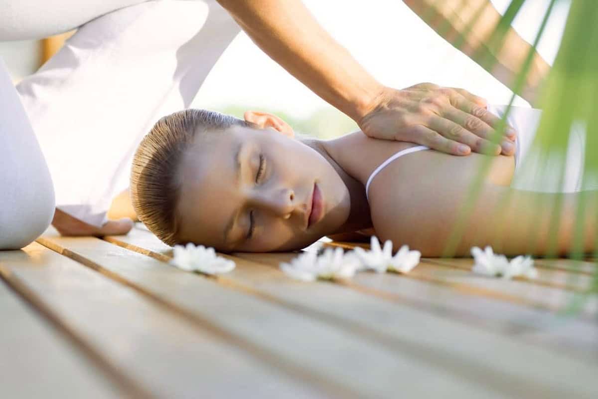 Corso Massaggio Shiatsu per Operatori del Benessere e Settore Estetico